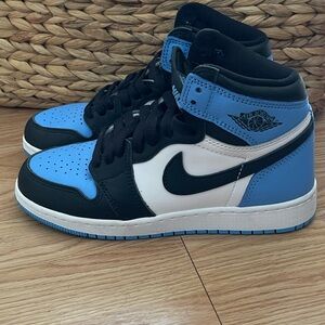 Big Kids Nike Air Jordan 1
Size : 4Y